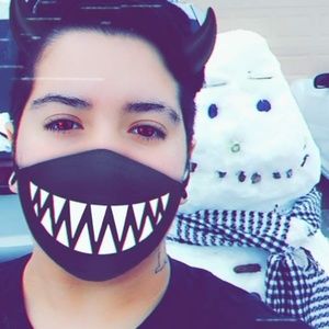 Meet your Posher, Efrena